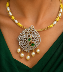 Royal Emerald Pearl Statement Choker